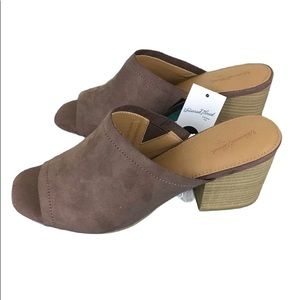 NWT Universal Thread Norelle Stacked Heeled Mules